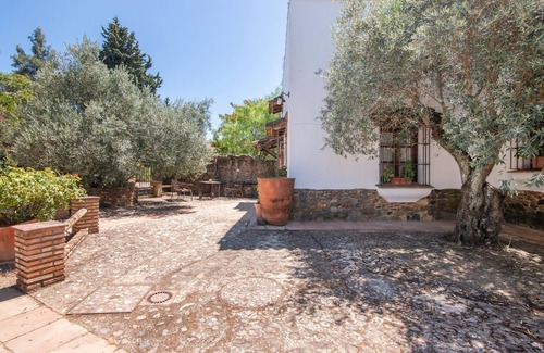 Calabazares Maison | Maison de campagne 'Lila' avec vue sur la montagne, piscine et jardin partagés