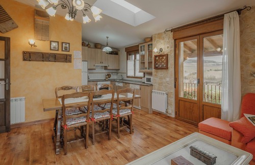 Orbaneja Riopico Maison | Maison de campagne "La Cardeñuela" avec vue sur les montagnes, terrasse privée et Wi-Fi