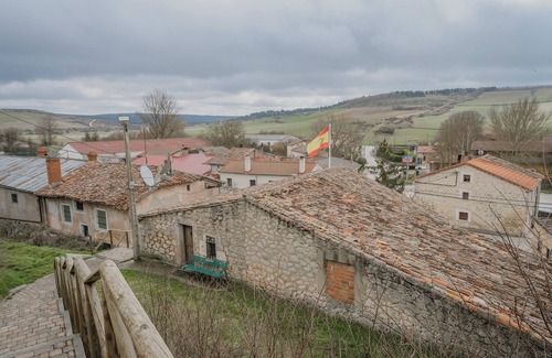 Orbaneja Riopico Maison | Maison de campagne "La Cardeñuela" avec vue sur les montagnes, terrasse privée et Wi-Fi
