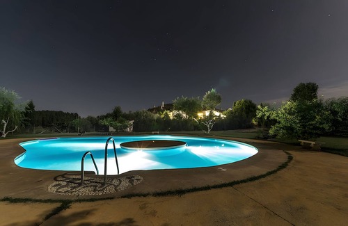 Benalua de Guadix Maison | Maison de campagne 'Los Jazmines' avec piscine partagée, Wi-Fi et climatisation