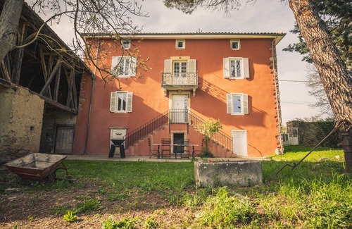 Rouede Maison | Country House 'Maison De Rouède' with Mountain View, Wi-Fi and Air Conditioning