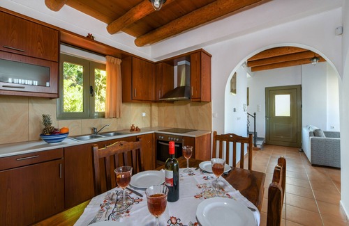 Milia Maison | Country House 'Malathiros 5' with Sea View, Wi-Fi and Air Conditioning