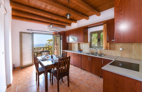 Milia Maison | Country House 'Malathiros 5' with Sea View, Wi-Fi and Air Conditioning