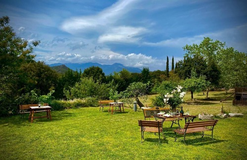 Darnius Appartement | Maison de campagne "Masia Mimosa" avec piscine partagée, 5 terrasses partagées et Wi-Fi