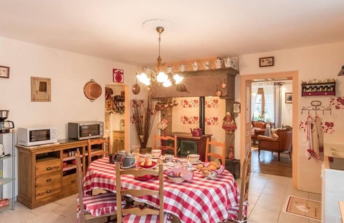 Francalmont Cottage | Maison de campagne près de Luxeuil-Les-Bains avec WiFi et verger
