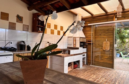 Praia do Rosa Maison | Country House on the Beach. Small pets allowed.
