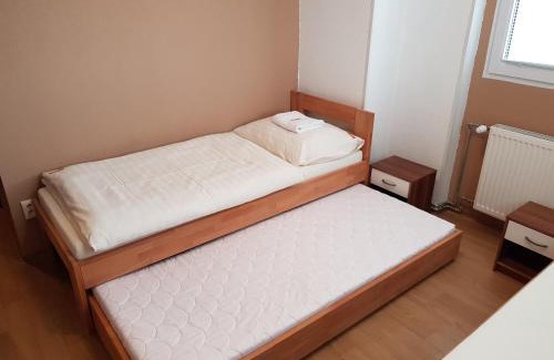 Pommeuse Hôtel | Country House Reem