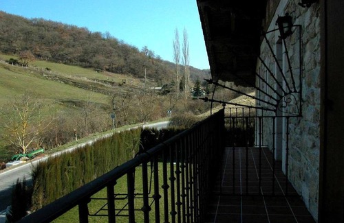 Eguaras Maison | Maison de campagne "Sagastietxea" avec vue sur la montagne, terrasse privée et jardin privé