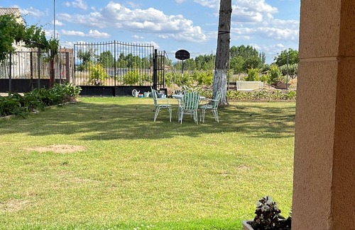 Aranda de Duero Villa | Country House 'Viñas Y Nogales' with Private Pool, Private Terrace and Wi-Fi