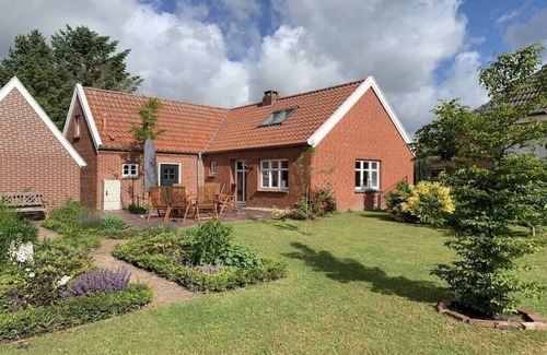 Hinte Maison | Casa de campo con jardín cerca de Greetsiel