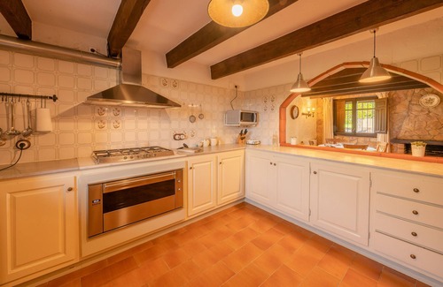 Foixa Maison | Maison de campagne avec grand jardin, piscine, barbecue et ping-pong. Environnement calme idéal!