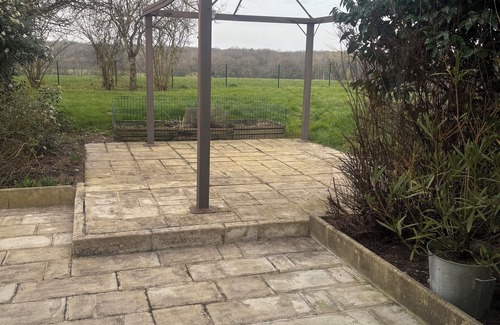 Preaux Maison | Maison de campagne avec grand jardin clôturé sur terrasse et chenil à dispo