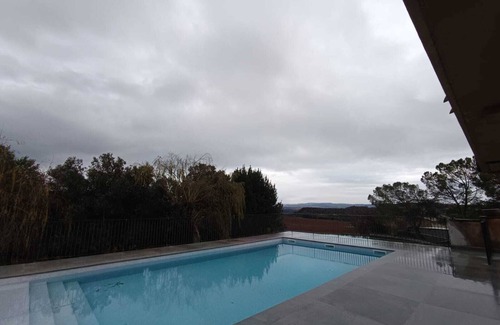 Avia Maison | Casa de campo con piscina y jardín a 1h de Barcelona. Inauguración Diciembre 24.