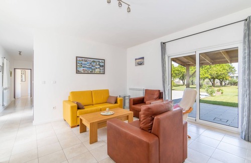 Cantanhede Appartement | Country house with swimming pool and orange grove, ideal for peaceful holidays.