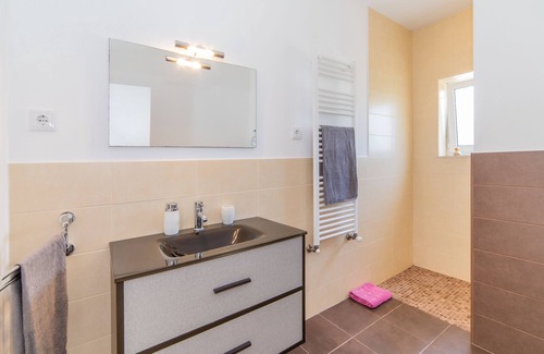 Cantanhede Appartement | Country house with swimming pool and orange grove, ideal for peaceful holidays.