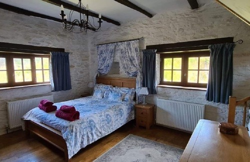 Vieillevie Maison | Maison de campagne avec piscine dans la vallée du Lot