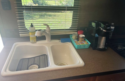 Fort Meade Maison | Country Living RV in a Small Town Setting