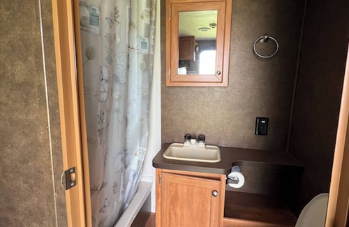 Fort Meade Maison | Country Living RV in a Small Town Setting