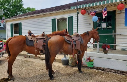 Pleasant Hill Cabine | country lodging