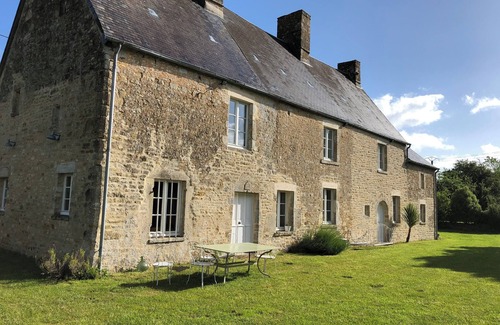 Picauville Maison | Manoir de campagne dans la presqu’île du Cotentin sites historiques marais mer