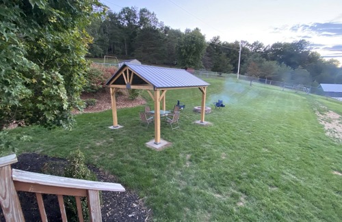 Elliottsburg Maison | Country retreat, dogs ok, fire pit, 15 min 81/76, Carlisle