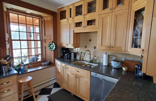 Beckwith Maison | Country stone house on 40 acres, great base to explore historic Ottawa.