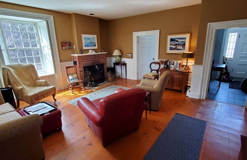 Beckwith Maison | Country stone house on 40 acres, great base to explore historic Ottawa.