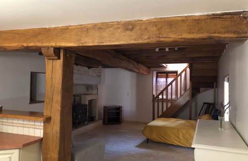 Escamps Appartement | Country studio