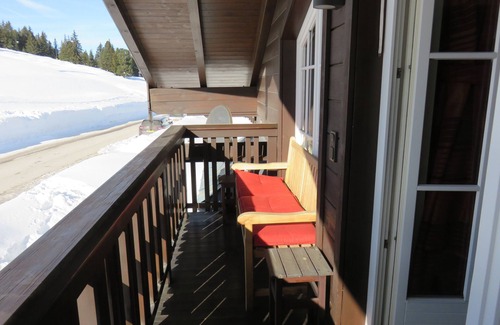 Hochkrimml Appartement | Country-style apartment with mountain views and proximity to the lift in the Zil