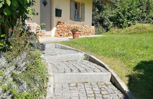 Haus im Wald Appartement | Country-style detached house with approx. 250m2 garden with wonderful views of the Ilz valley and covered terrace