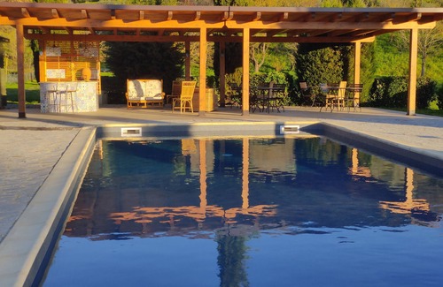 Piazzano Appartement | Bel appartement 1 chambre dans l'ancienne tour - avec piscine et WIFI