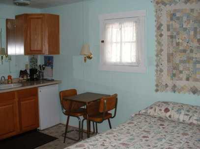 Tylersville Maison | Country Vacation Cottages