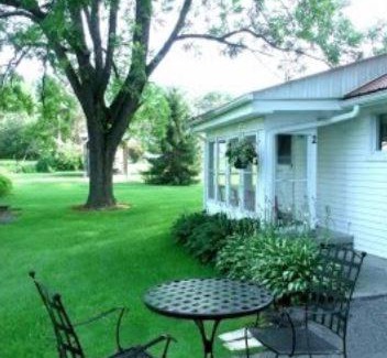 Tylersville Maison | Country Vacation Cottages