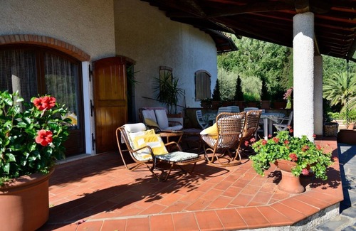 Camaiore Villa | Villa de campagne près de la mer avec piscine