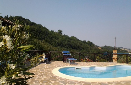 Montelparo Maison | Villa à la Campagne Avec Piscine Privée, Véranda Ombragée et vue Panoramique en Hauteur