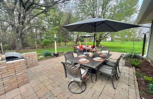 Dixon Maison | Countryside Charm : 3BR, 2BA + 1 Acre Of Land