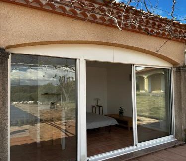 Claret Maison | Countryside getaway