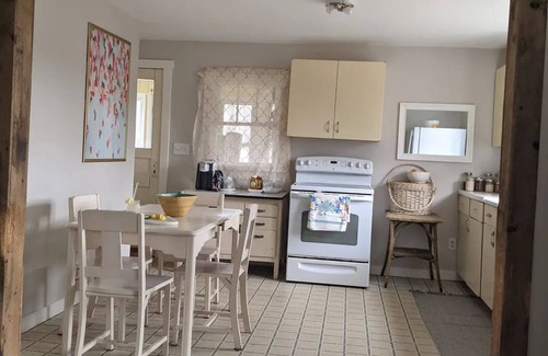 New Lebanon Cottage | Countryside Home: Rose Cottage