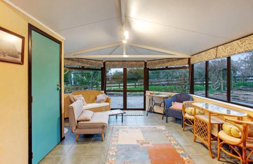 Whitford Maison | Countryside Retreat with On-site Horse Experiences