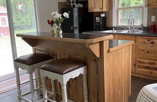 Prathersville Maison | County Roads Take Me Home to My Happy Place... EXTENDED STAY DISCOUNTS!