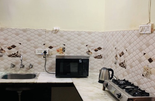 Delhi Lit Et Petit-Déjeuner | Couple friendly, Alcohol & Smoking Allowed and Independent Entry