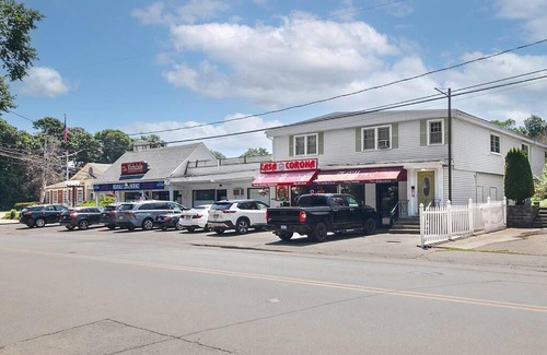 Marblehead Appartement | Couples and beach lovers meet your needs in one location