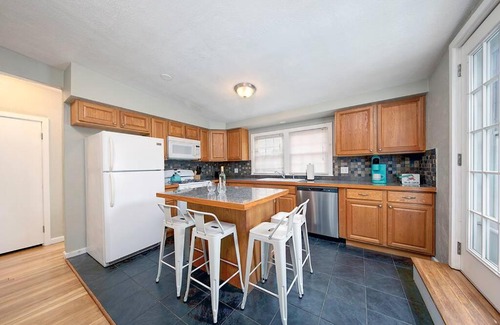 Marblehead Appartement | Couples and beach lovers meet your needs in one location