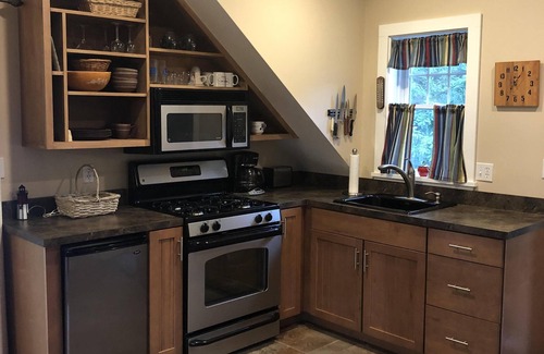 York Harbor Maison | Couples Getaway In The Heart Of The Harbor