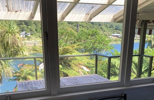 Okere Falls Maison | «Longdrive» Lake Rotoiti- Private Jetty- Lake Edge Couples-familles
