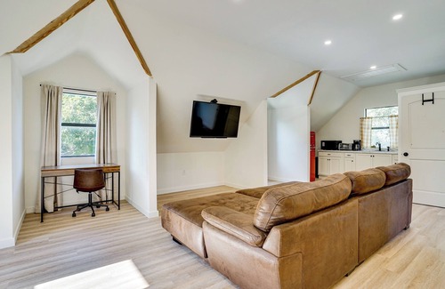 Weatherford Appartement | Couples Retreat on Farm: 6 Mi to Dwtn Weatherford!