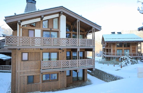 Le Praz Appartement | Courchevel Le Praz: New 3BR Apartment with Balcony, Close to Slopes, Sleeps 6