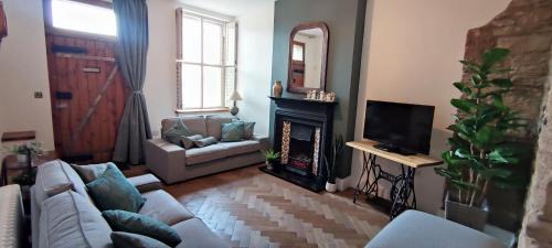 Mosborough Maison | Courthouse Cottage