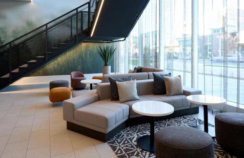 Laval-des-Rapides Hôtel | Courtyard by Marriott Montreal Laval