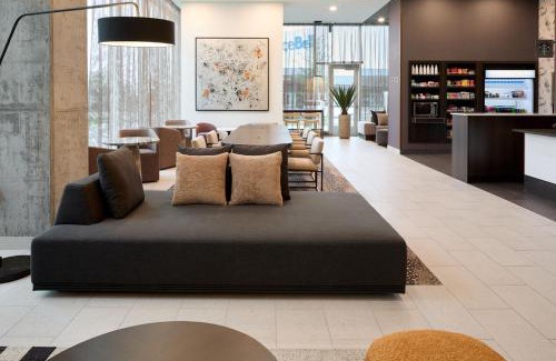 Laval-des-Rapides Hôtel | Courtyard by Marriott Montreal Laval